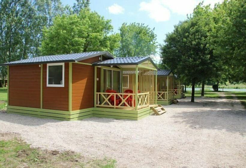 בית מלון כפרי Chalets Nemo Du Camping Le Bivouac