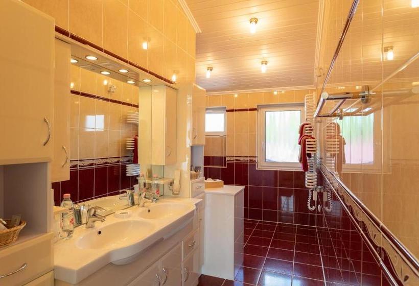 Отель Csipkerozsa Park