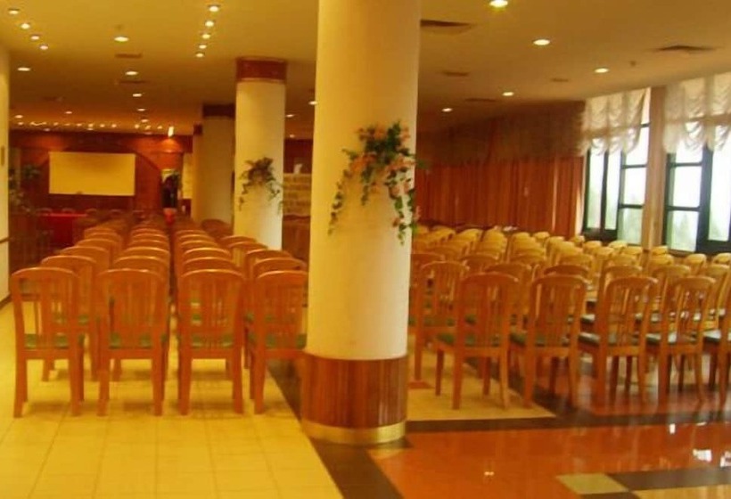 בית מלון כפרי Gemas Golf Resort