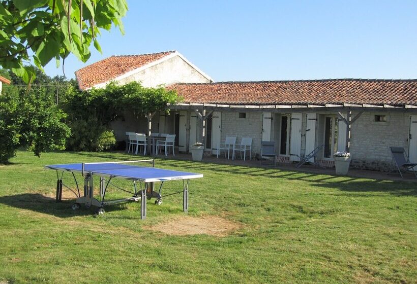 בית מלון כפרי Le Clos De Saires Lodges