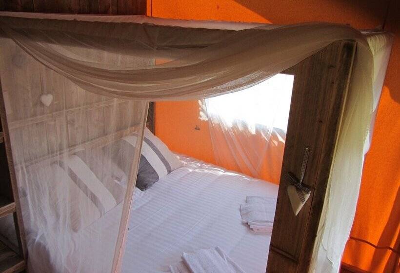 בית מלון כפרי Le Clos De Saires Lodges