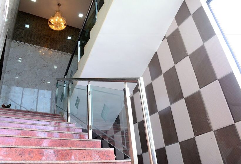 فندق Panchgani Holiday Home By Oyo Rooms