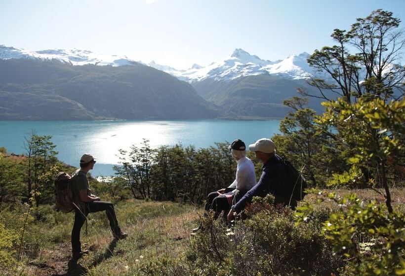 Отель Parador Austral Lodge