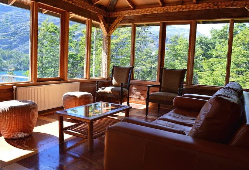 Отель Parador Austral Lodge