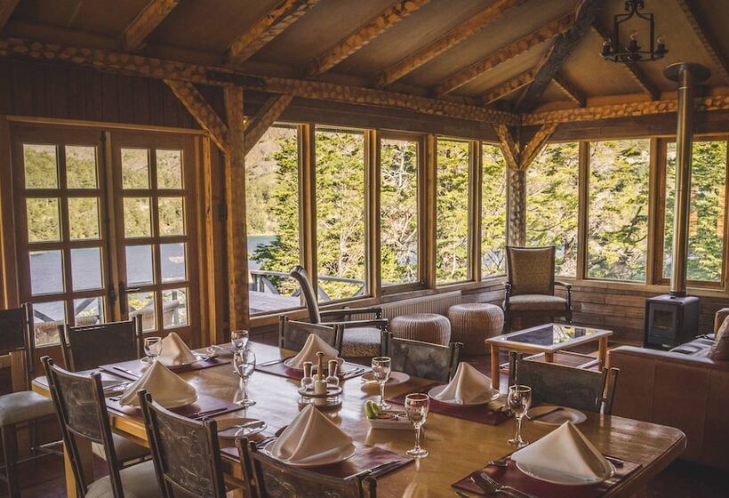 Отель Parador Austral Lodge
