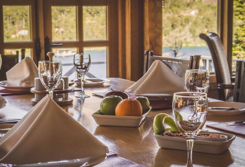 Отель Parador Austral Lodge