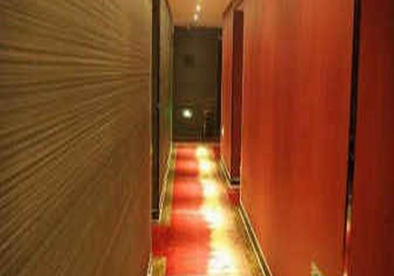 Отель Super 8 By Wyndham Urumqi Airport Ji Chang Bei Qu