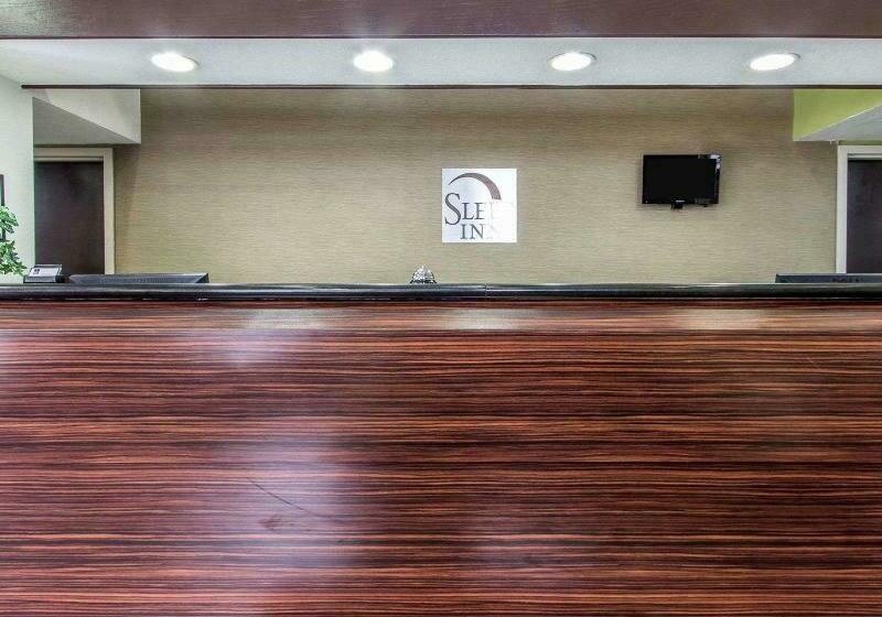 Otel Super 8 By Wyndham Xiangyang Guang Cai Da Shi Chang