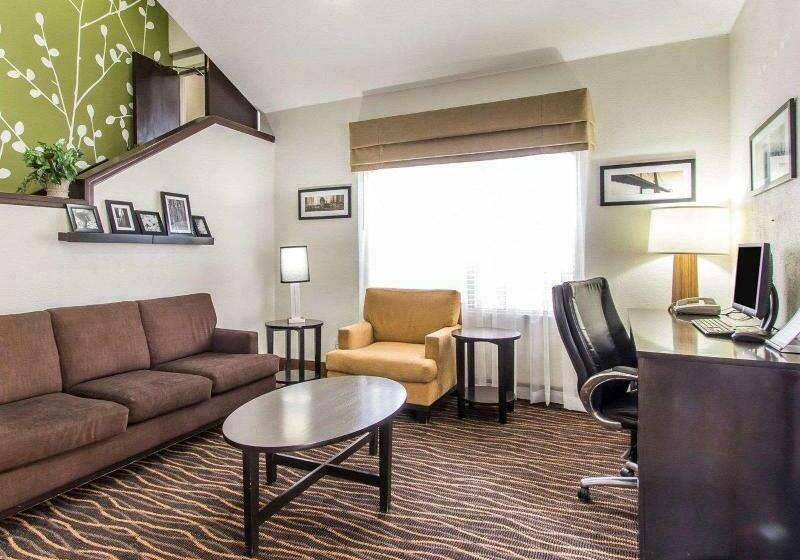 Otel Super 8 By Wyndham Xiangyang Guang Cai Da Shi Chang