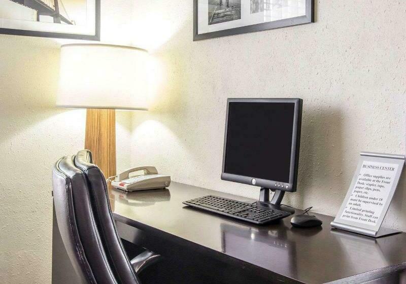 Otel Super 8 By Wyndham Xiangyang Guang Cai Da Shi Chang