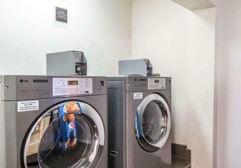 Otel Super 8 By Wyndham Xiangyang Guang Cai Da Shi Chang