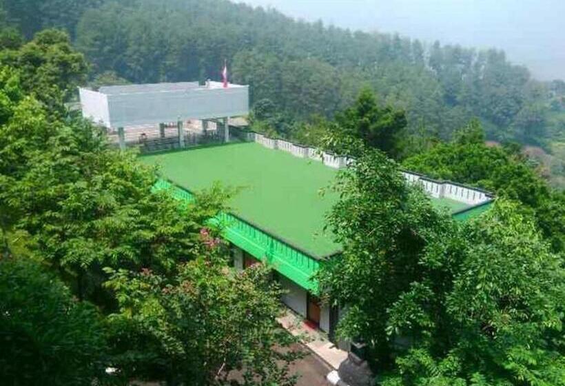 בית מלון כפרי Tjokro