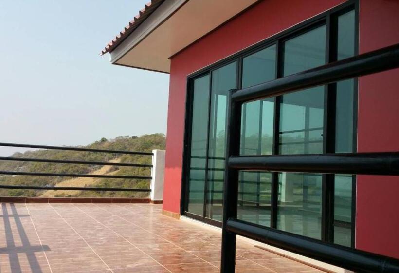 Отель Ocean View Resort Koh Sichang