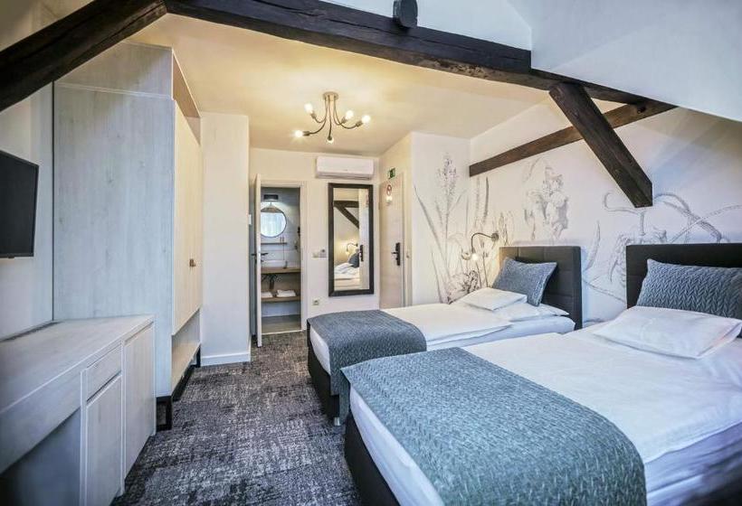 住宿加早餐  Piccolo Panzió Vendéglő Vinoteca