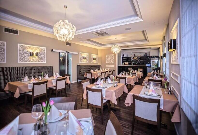 住宿加早餐  Piccolo Panzió Vendéglő Vinoteca