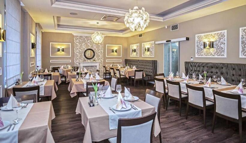 住宿加早餐  Piccolo Panzió Vendéglő Vinoteca