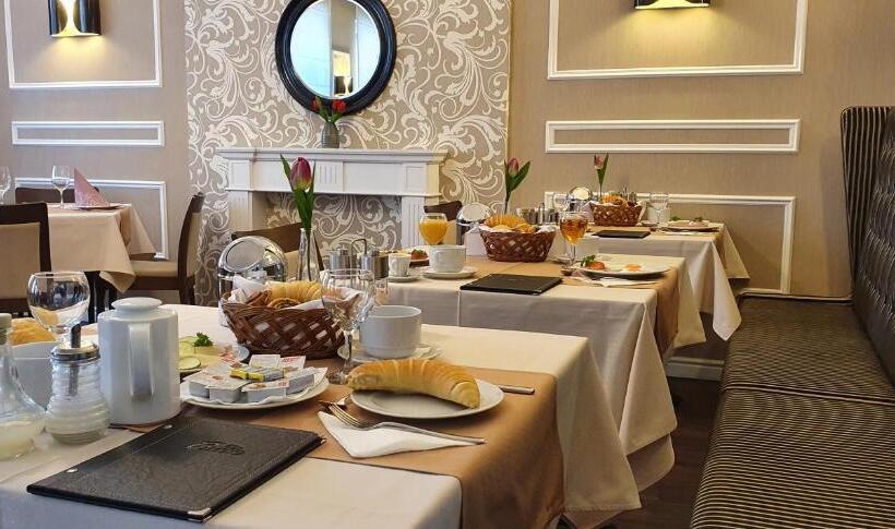 住宿加早餐  Piccolo Panzió Vendéglő Vinoteca