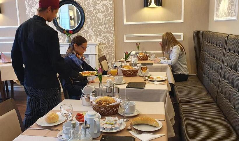 Bed and Breakfast Piccolo Panzió Vendéglő Vinoteca