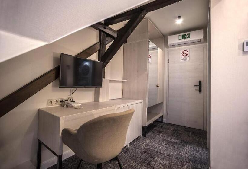 住宿加早餐  Piccolo Panzió Vendéglő Vinoteca