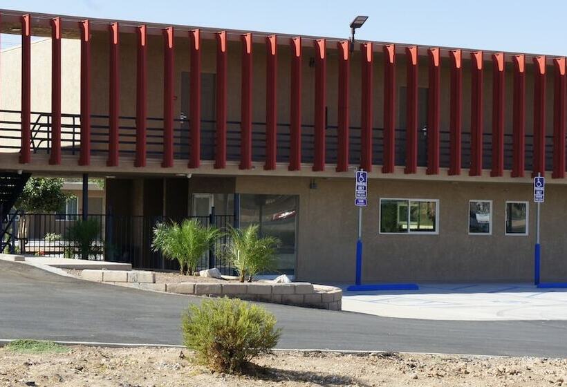 Apple Valley Hotel & Lodge