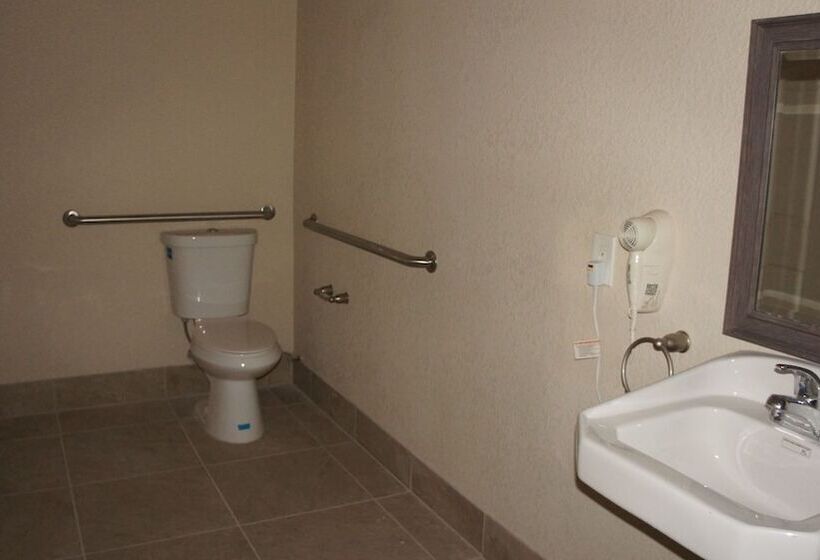 Apple Valley Hotel & Lodge