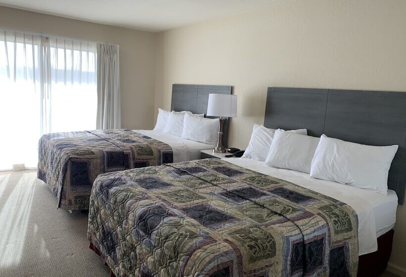 Apple Valley Hotel & Lodge