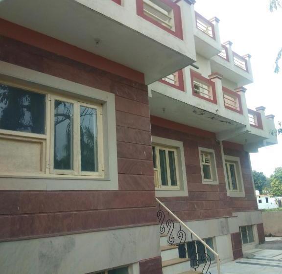 בית מלון כפרי Eisra Wellness Retreat