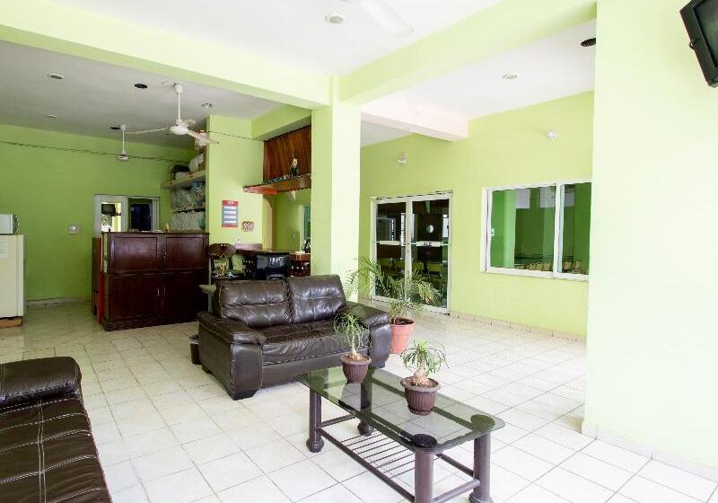 OYO Hotel Estacion,José Cardel,Parque Central Revolución