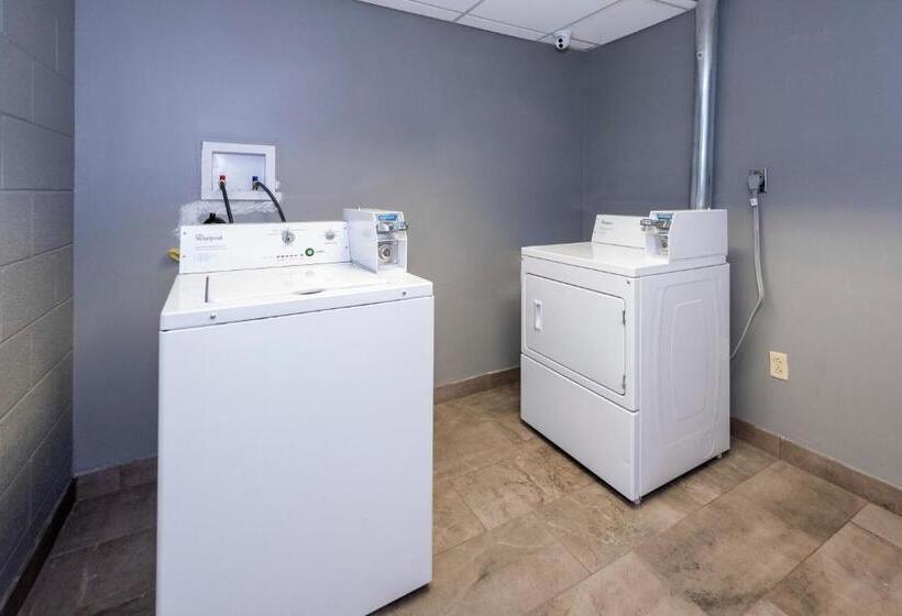 فندق Hometowne Studios By Red Roof Wilmington   New Castle