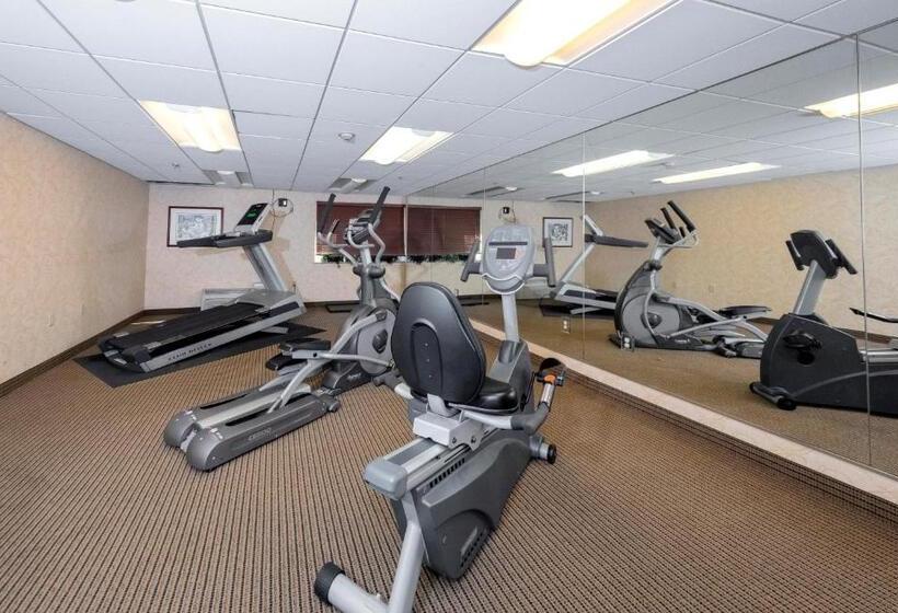 فندق Hometowne Studios By Red Roof Wilmington   New Castle