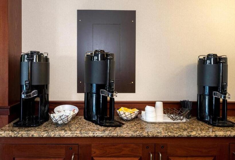 فندق Hometowne Studios By Red Roof Wilmington   New Castle