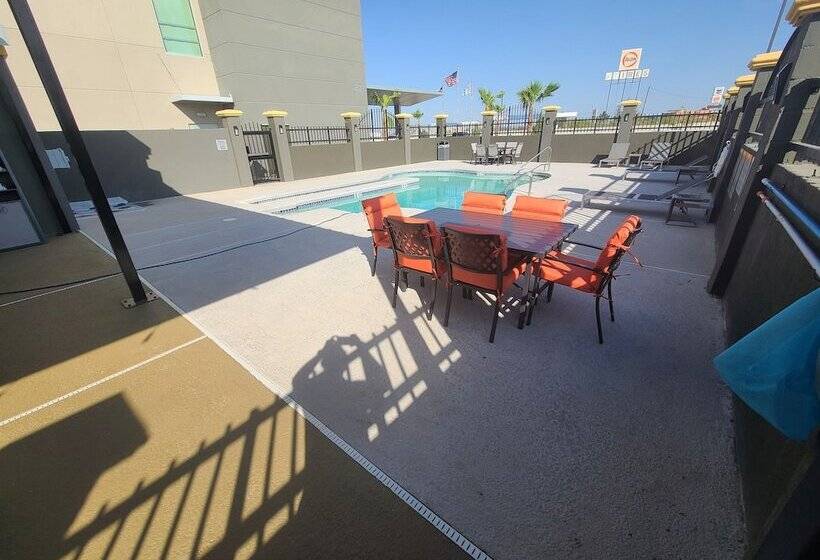 בית מלון כפרי La Quinta Inn & Suites By Wyndham Fort Stockton Northeast