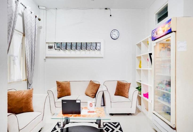 בית מלון כפרי Oyo 3705 Orchid Family Residence