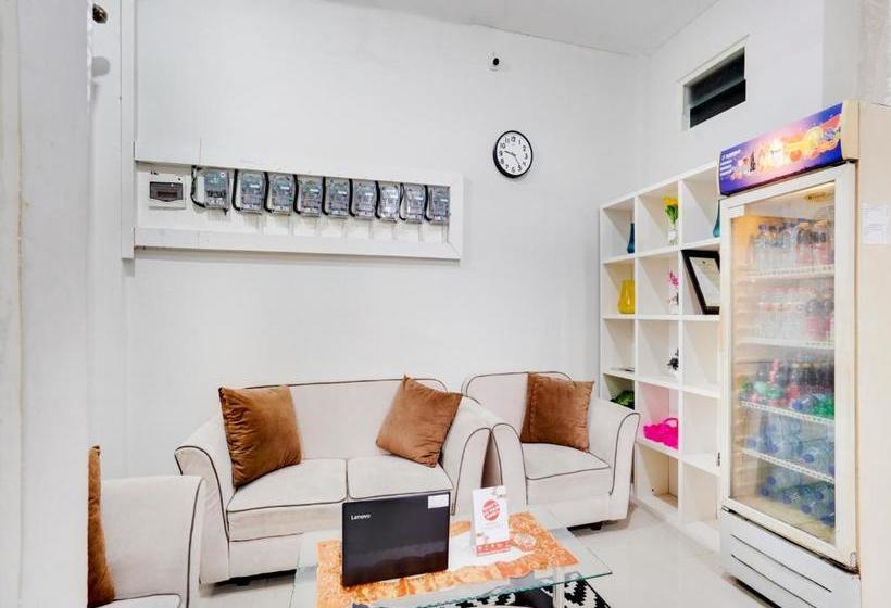 בית מלון כפרי Oyo 3705 Orchid Family Residence