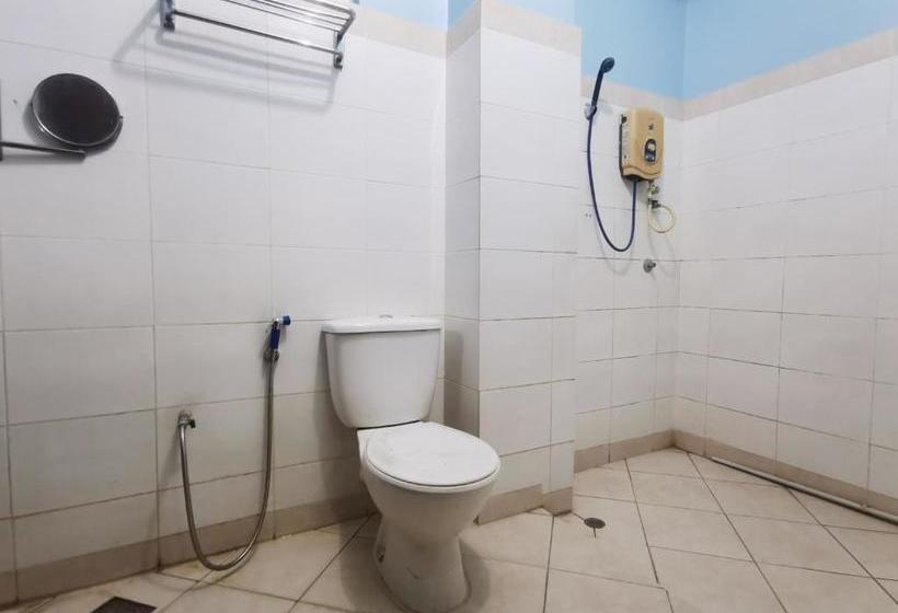 فندق Oyo 90061 Kuhara Court Apartment Suite