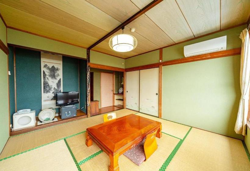 Отель Oyo Ryokan Chikazaki Bekkan Genkai