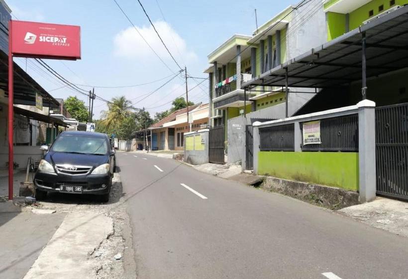 ホテル Spot On 3708 Rancabali Homestay