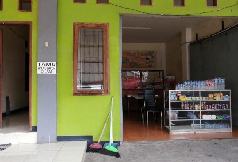 ホテル Spot On 3708 Rancabali Homestay