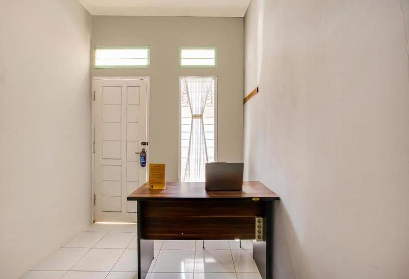 ホテル Spot On 3708 Rancabali Homestay