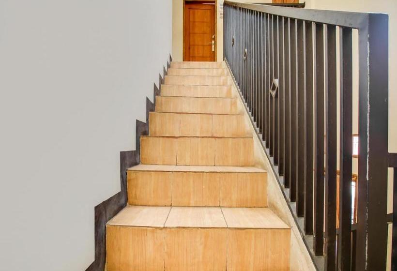 ホテル Spot On 3708 Rancabali Homestay