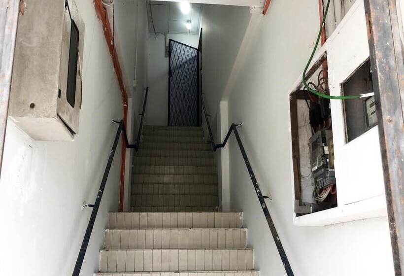 בית מלון כפרי Spot On 90077 Cherry's Lodge