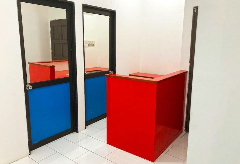 בית מלון כפרי Spot On 90077 Cherry's Lodge