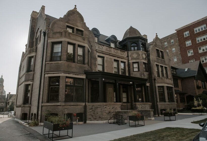 هتل The Dubbel Dutch