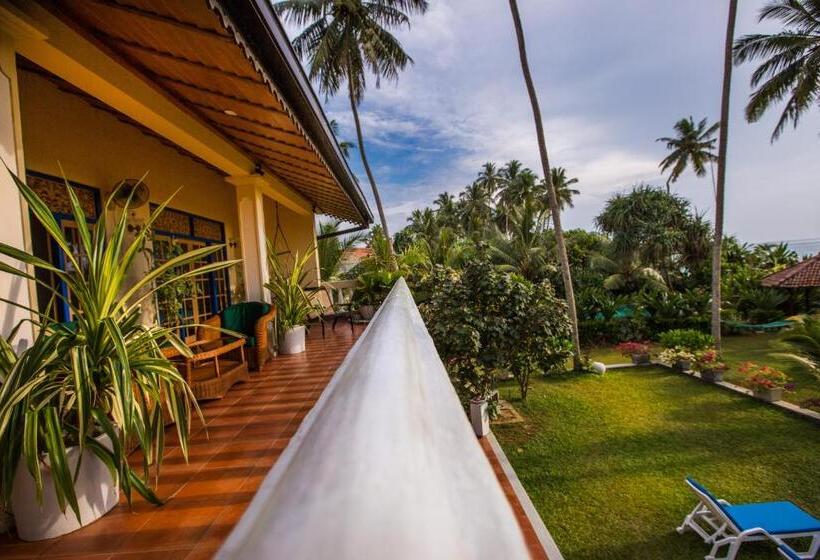 호텔 The Max Wadiya