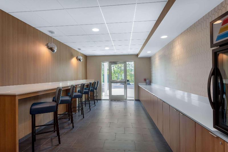 Microtel Inn & Suites By Wyndham Amsterdam