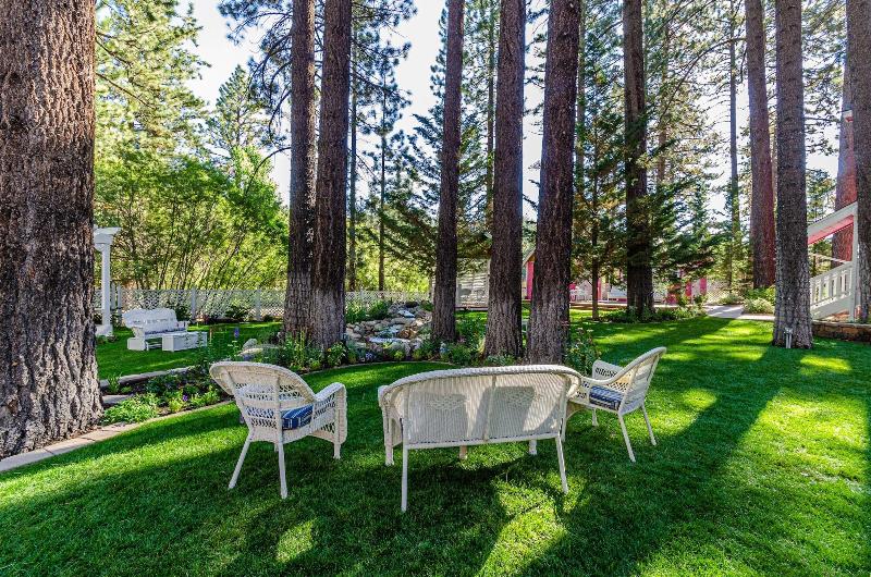 Apples Bed And Breakfast Inn