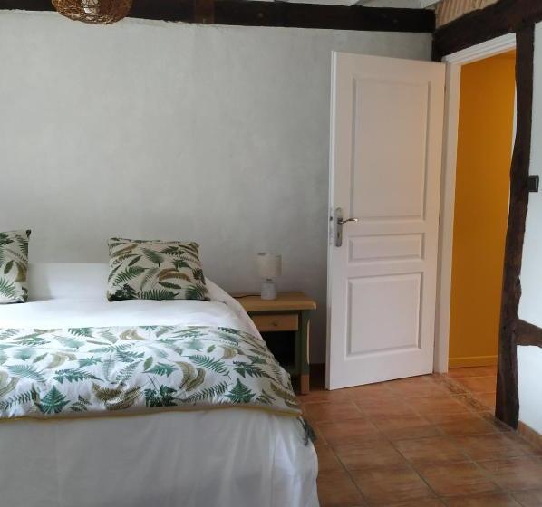 צימר La Résinière De Pirique