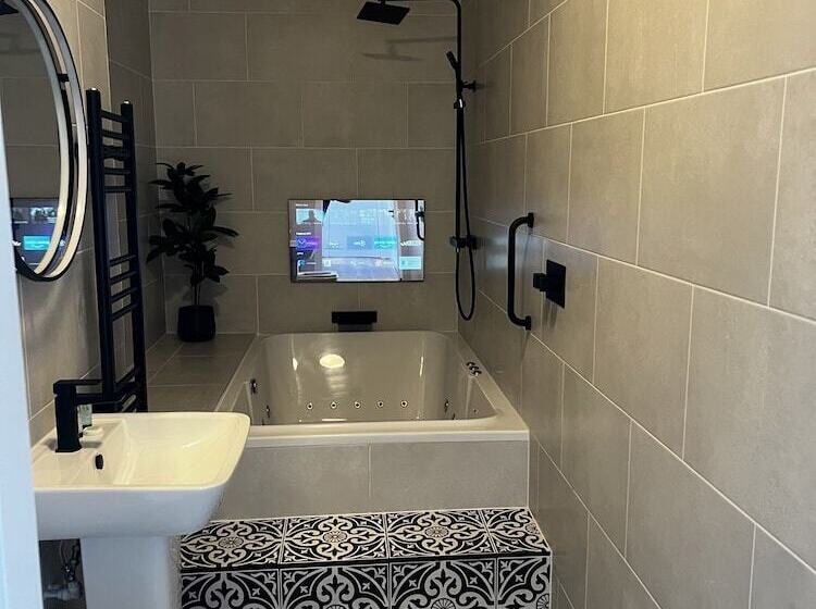 Spire Accommodations Ltd