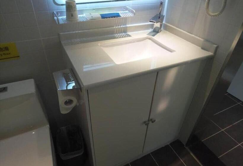 فندق 7 Days Guiyang Railway Station Xingguan Road Branch