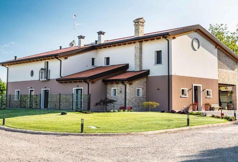 فندق Agriturismo Casale Ai Prati